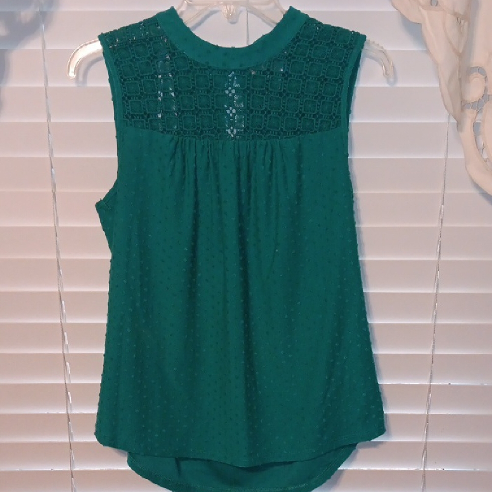 Elegant Green Sleeveless Daniel Rainn Top-Small